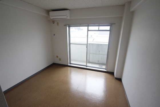 居室・リビング　※別号室の写真です