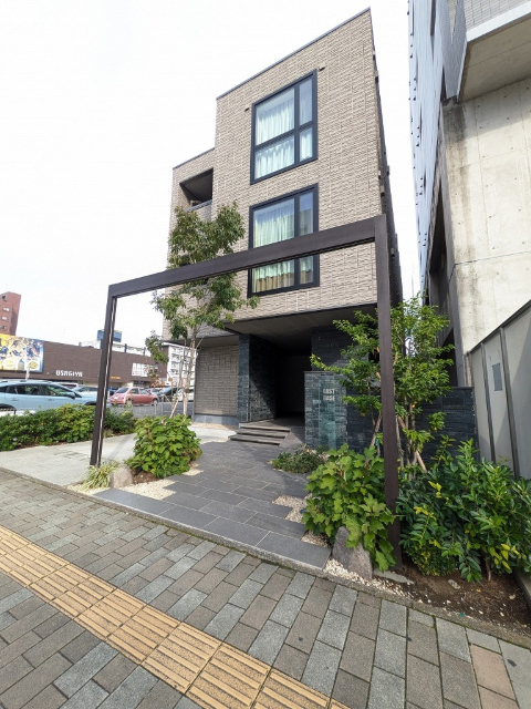 建物外観　ＥＡＳＴ　ＢＡＳＥ