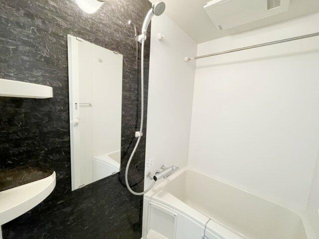 バス・シャワールーム　?