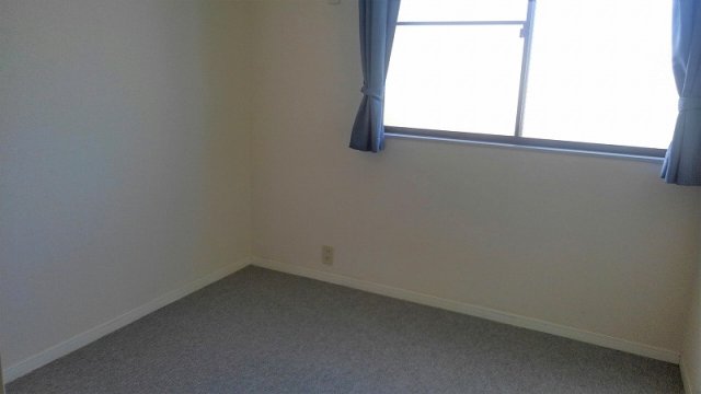 居室・リビング　こちらの居間で趣味の時間をお楽しみください