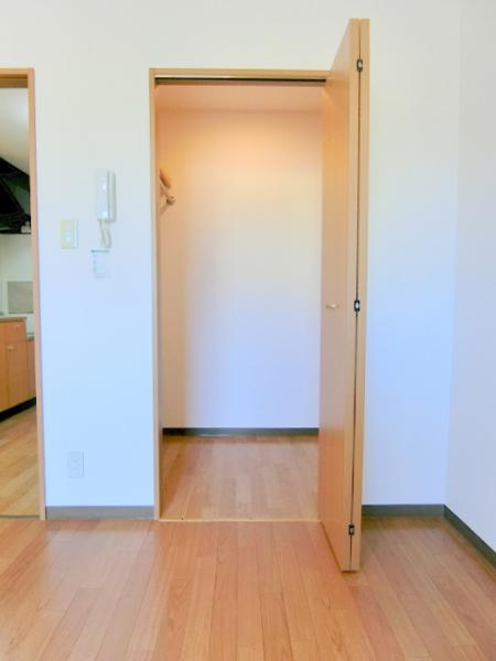 収納　★弊社は更新料１万円のみ★保証会社の更新料もありません★