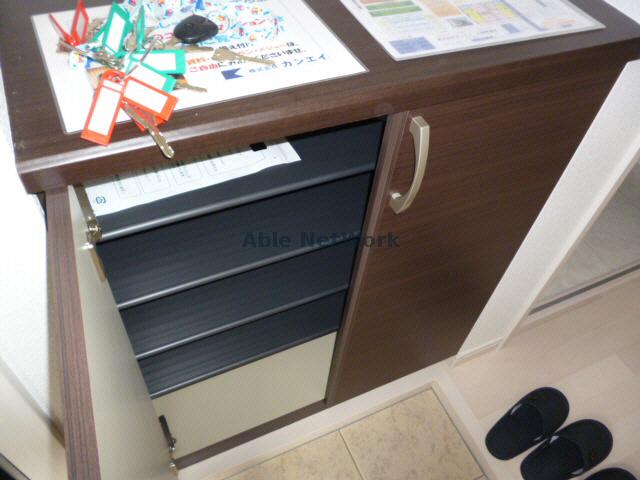 玄関　靴箱