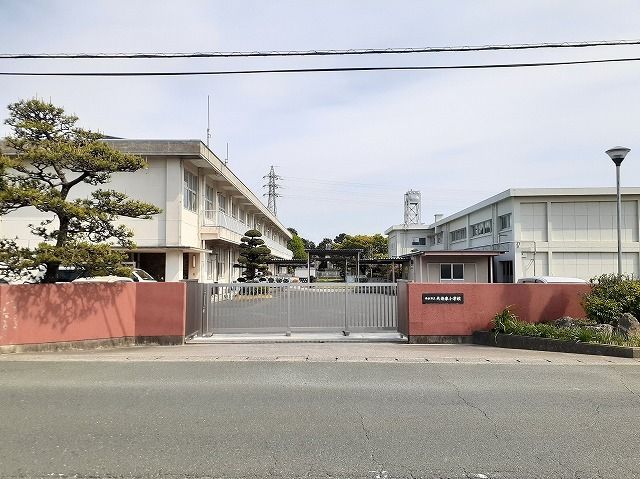 小学校　浜松市立北浜東小学校（小学校）まで750m