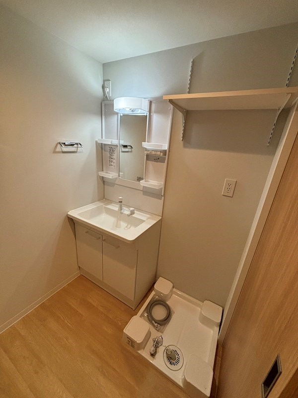 洗面設備　女性に人気の独立洗面台！