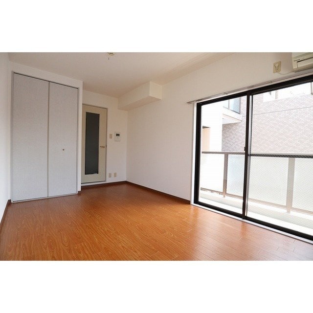 居室・リビング　※別号室参考写真です