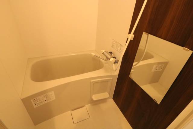 バス・シャワールーム　綺麗な浴槽♪