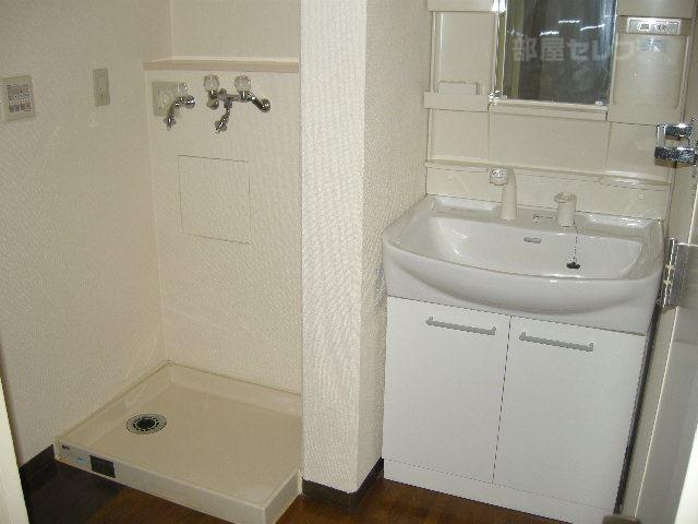 洗面設備　朝、便利です。