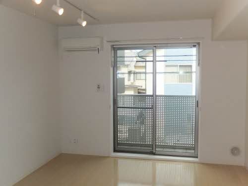 居室・リビング　２０３号室