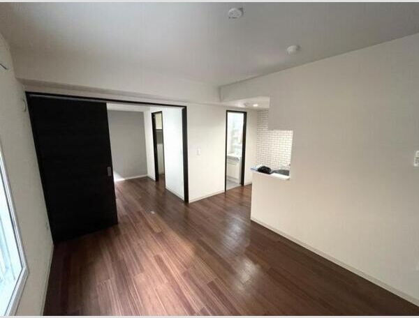 居室・リビング　明るい居間で気持ちまで明るくなりますね！