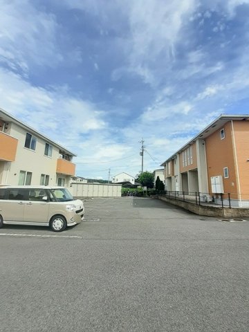 駐車場　車をお持ちの方に嬉しい駐車場付きの物件です