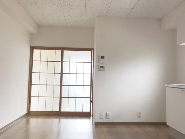 居室・リビング　居間です