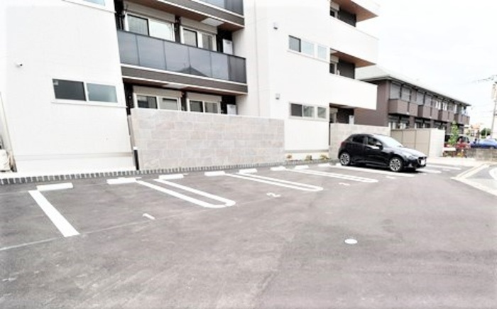 駐車場　駐車場