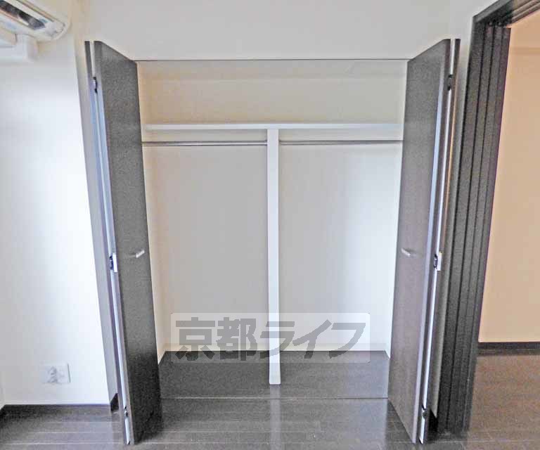 収納　広々とした収納です。