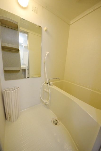 バス・シャワールーム　★広々としたバスルームです★