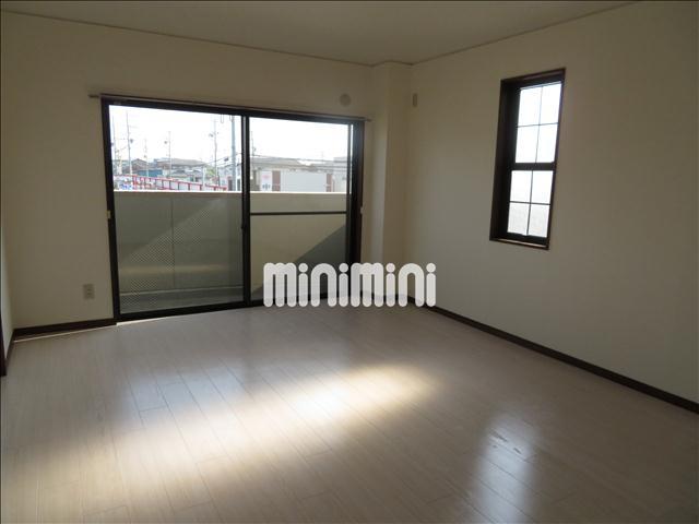 居室・リビング　１４帖のゆったりとしたリビングです。