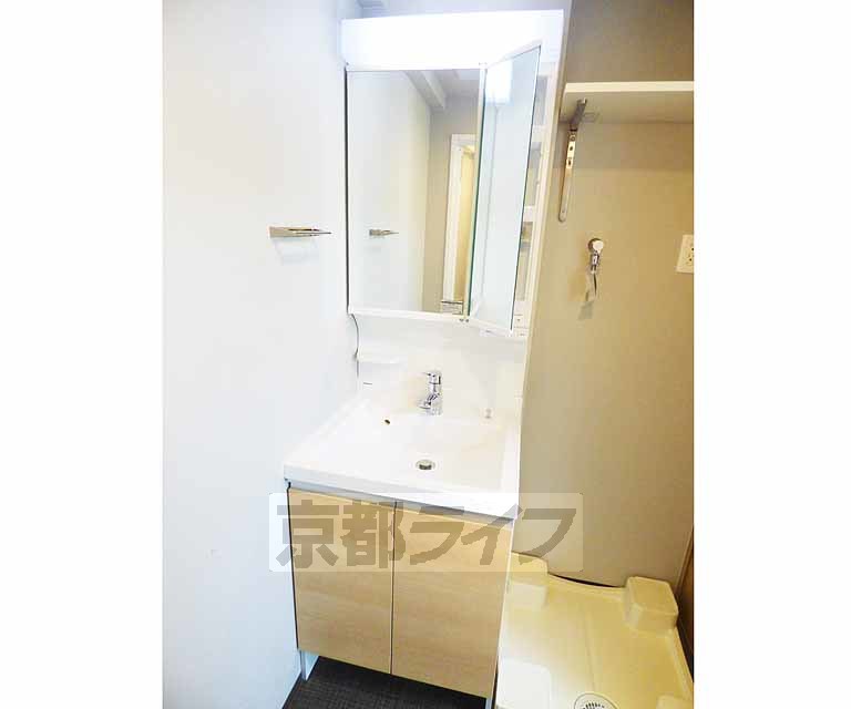 洗面設備　嬉しい独立洗面台です。