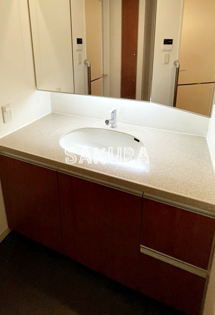 洗面設備　身支度に便利な洗面台♪