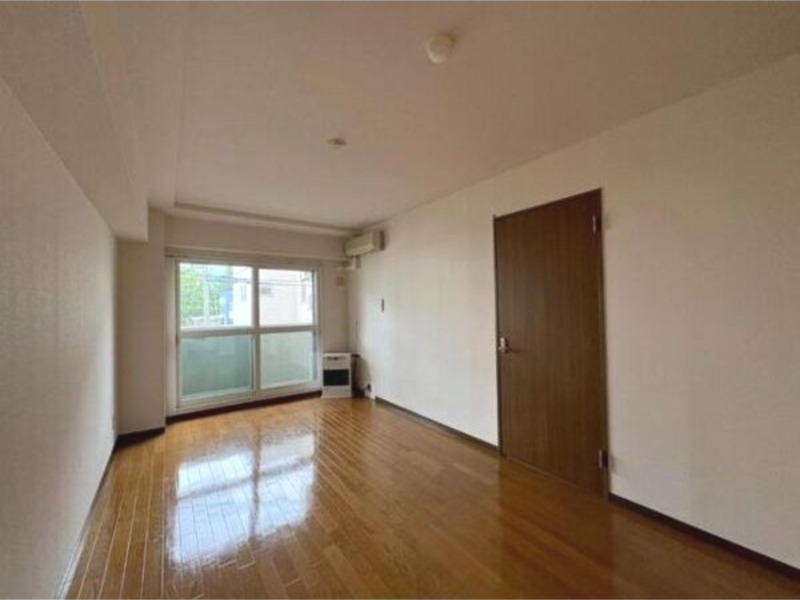 居室・リビング　退去予定につき別号室の画像です。