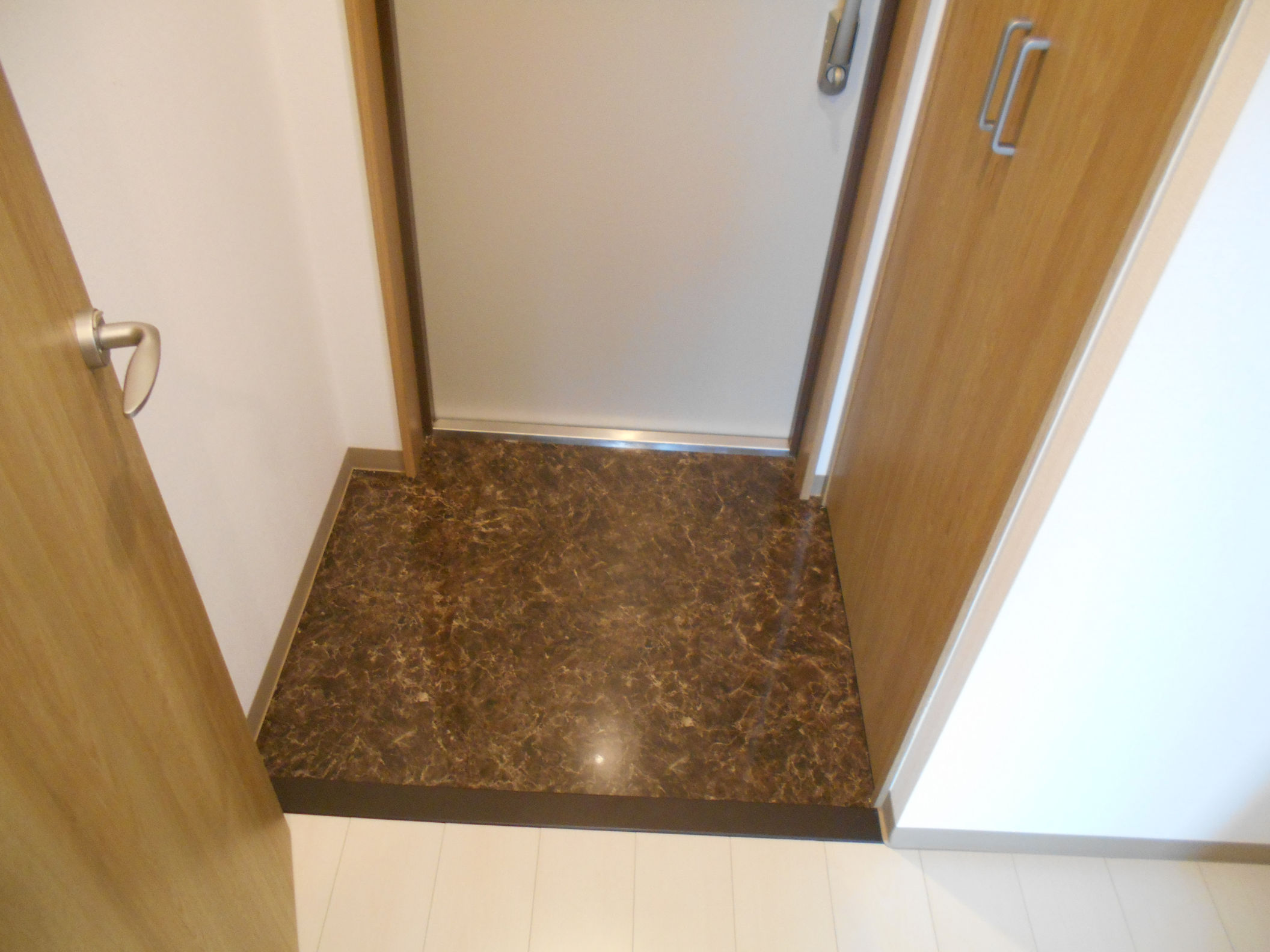 玄関　シューズボックスあります