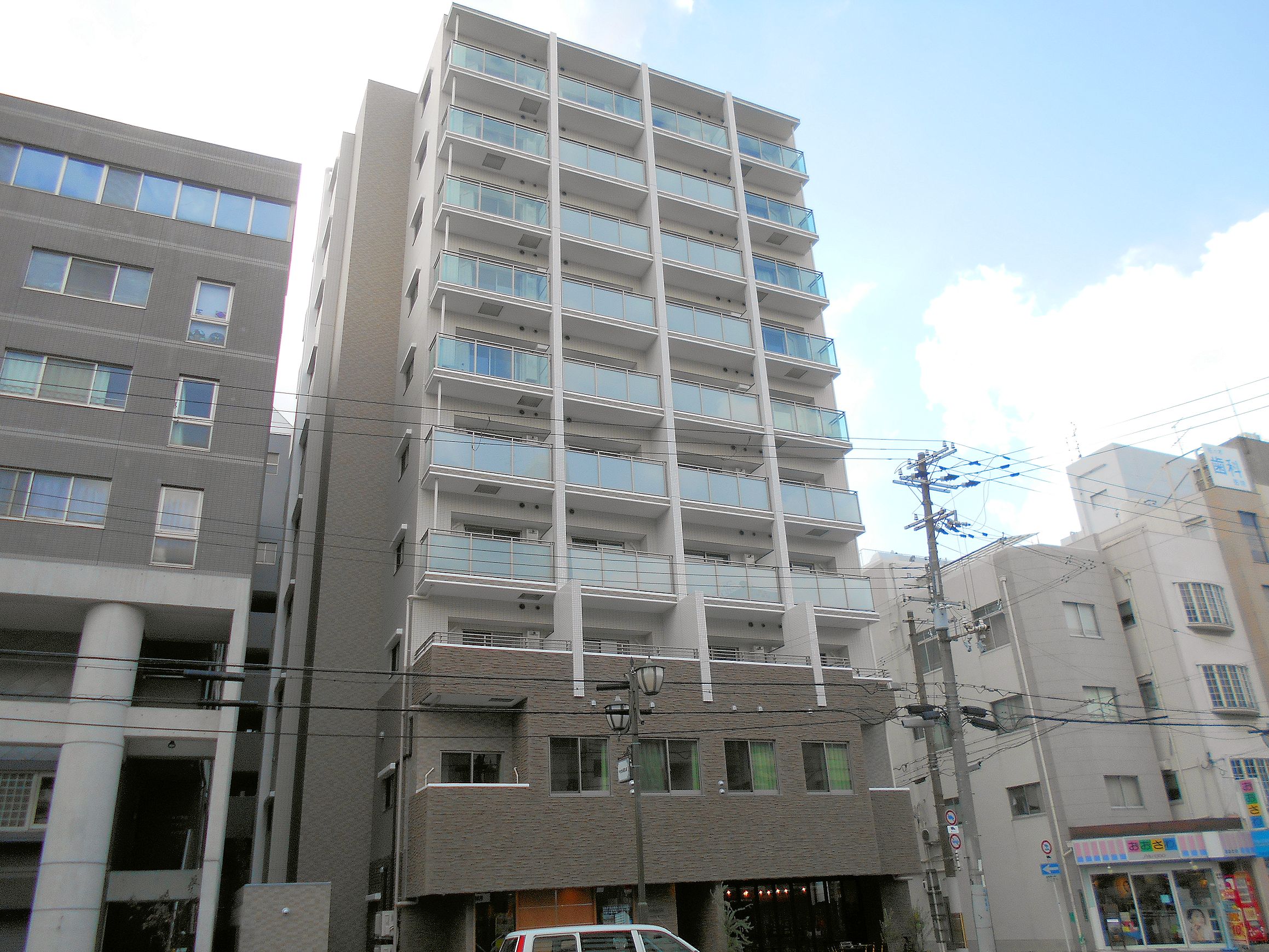 建物外観　2016年築で綺麗です♪