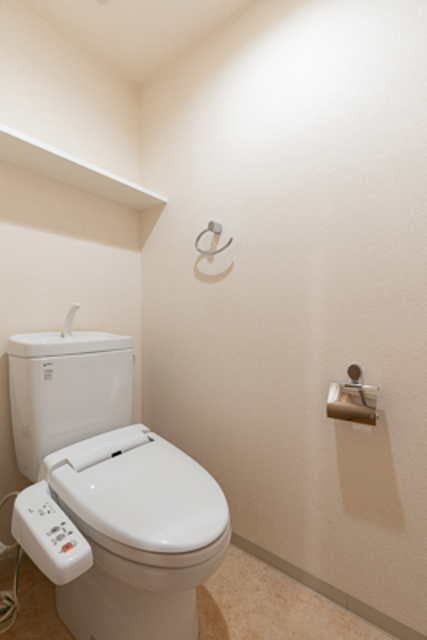 トイレ　※写真は同タイプ住戸です。