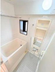 バス・シャワールーム　落ち着いた空間のお風呂です