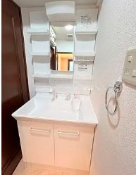 洗面設備　使いやすい洗面所です