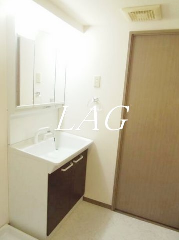 洗面設備　独立洗面台です。