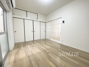 居室・リビング　2階6帖の洋室です☆