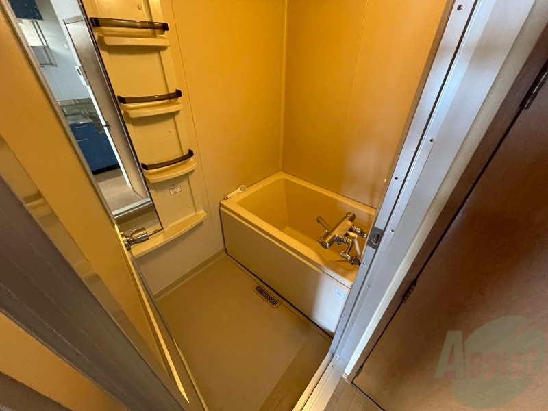 バス・シャワールーム　ユニットバスです。疲れを癒すのに欠かせませんね！