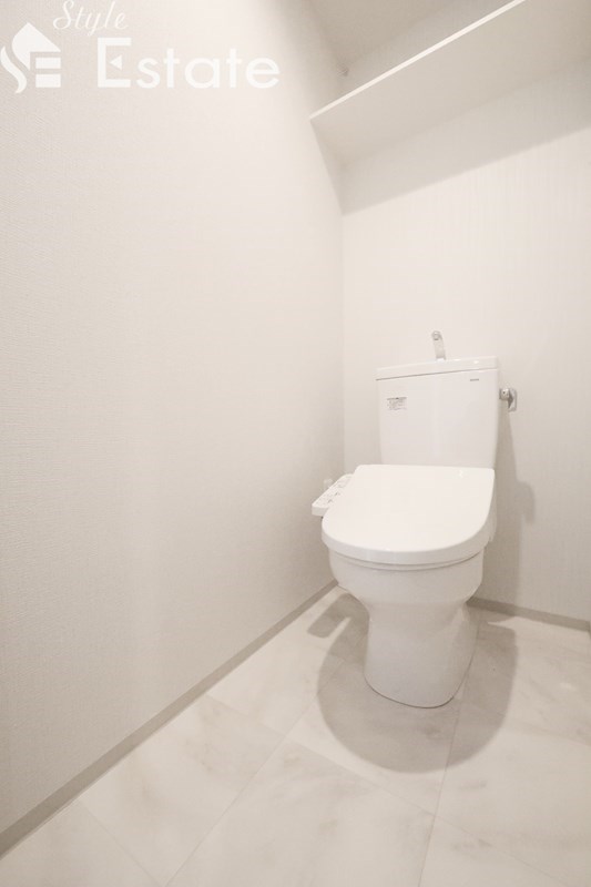 トイレ　温水洗浄便座