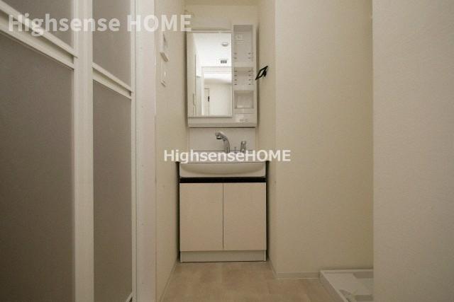 洗面設備　コンパクトで使いやすい洗面所