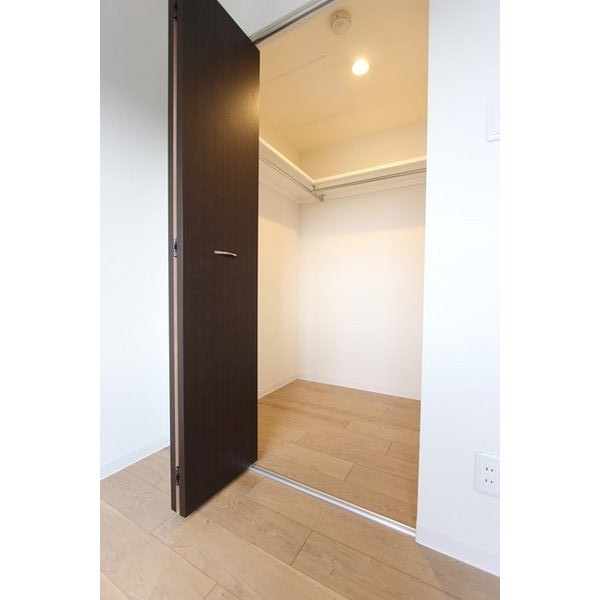 収納　荷物が多くても安心なウォークインクローゼット♪