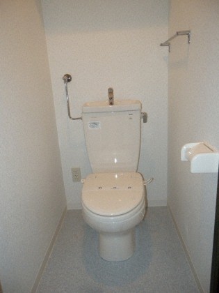 トイレ　いつも清潔・ウォシュレット完備しています♪