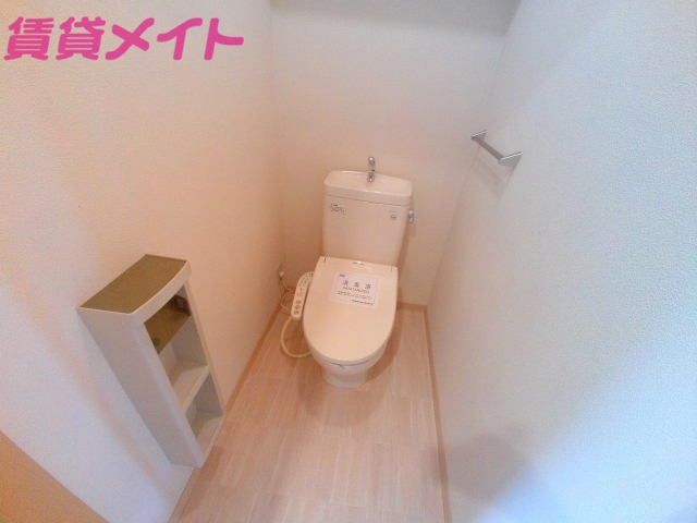 トイレ　同型参考写真