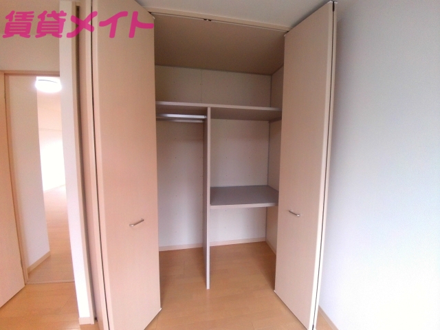 収納　同型参考写真