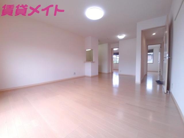 居室・リビング　同型参考写真