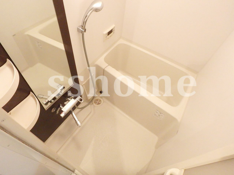 バス・シャワールーム　追い焚き機能付きバスルーム☆