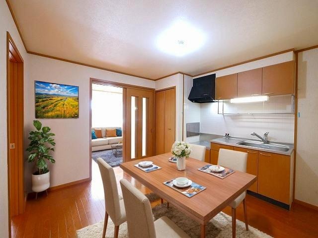 居室・リビング　CGで家具等を配置したもので家具等は含まれません