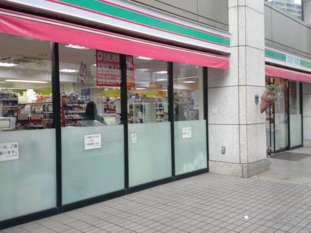 コンビニ　ローソンストア100（コンビニ）まで210m