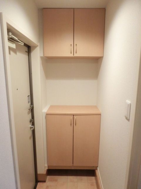 玄関　弊社は都内全域の物件をご紹介可能です！