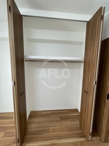 収納　エスライズ西本町II　クローゼット