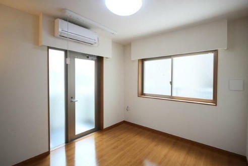 居室・リビング　同タイプのお写真です