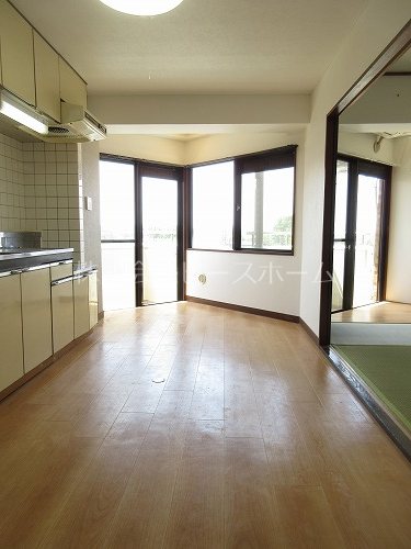 居室・リビング　※別号室参考写真