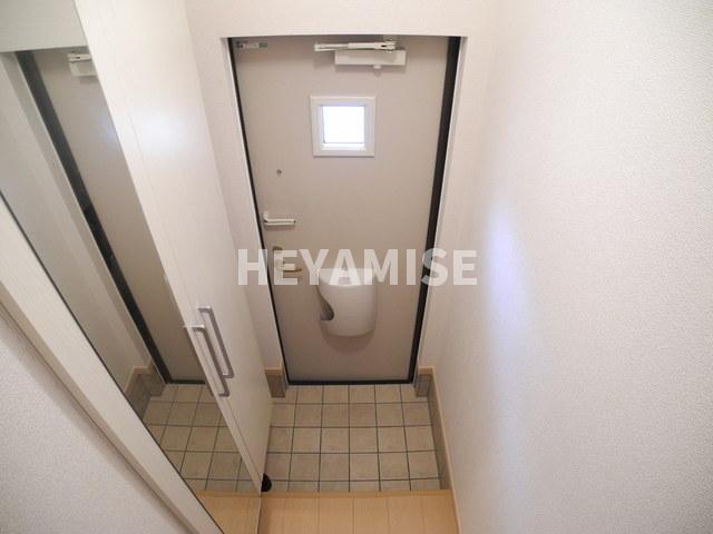 玄関　※室内画像は類似物件のもの