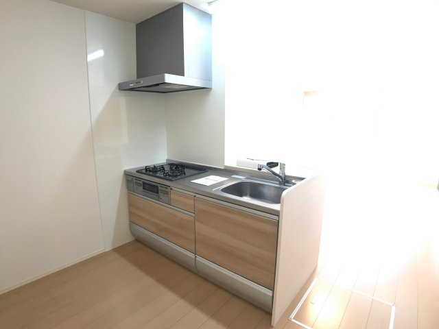 キッチン　同物件別部屋