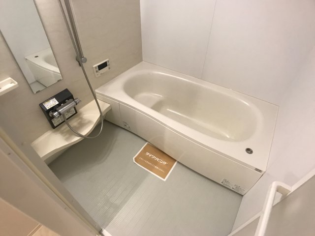 バス・シャワールーム　同物件別部屋