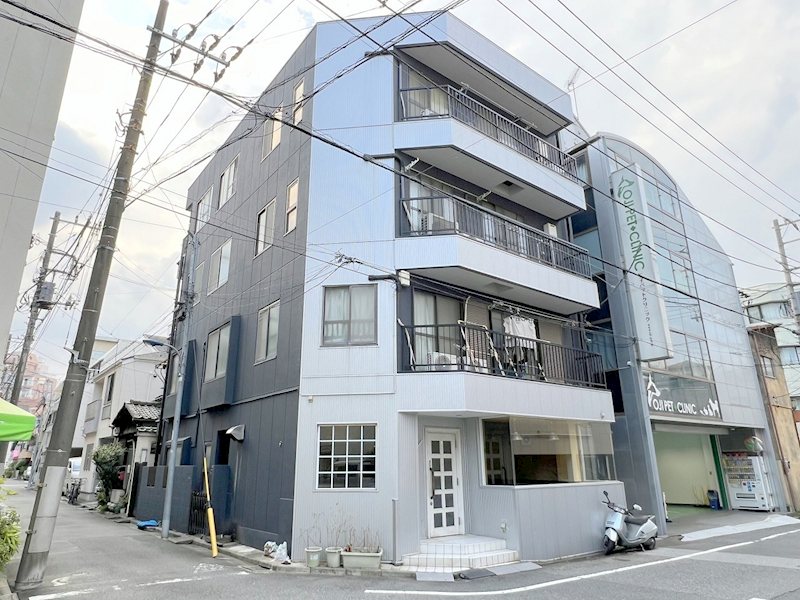 建物外観　王子駅徒歩11分、鉄骨造4階建てマンション
