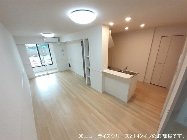 居室・リビング　※参考写真　同建築メーカー施工の同間取完成他物件のものです。