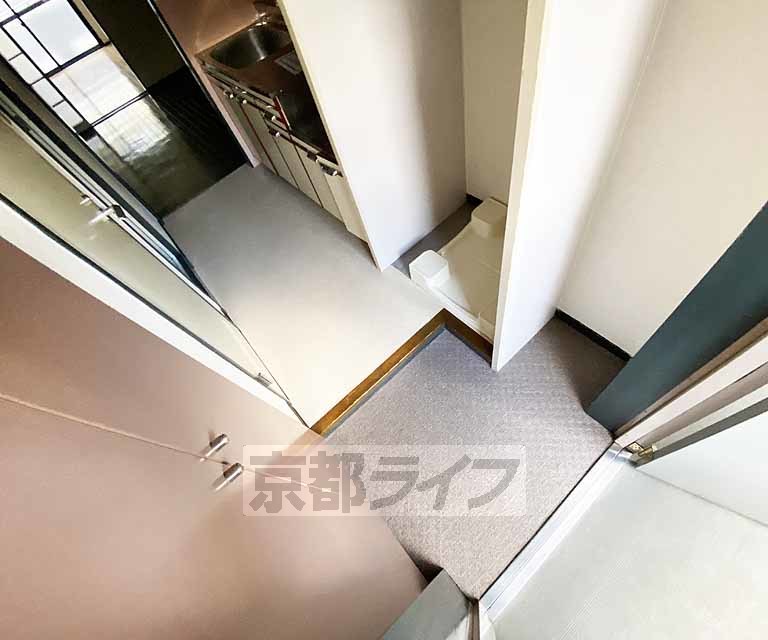 玄関　大きな段差がありません